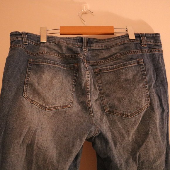 F21+ Cropped Cuffed Ripped Jeans - Picture 11 of 14